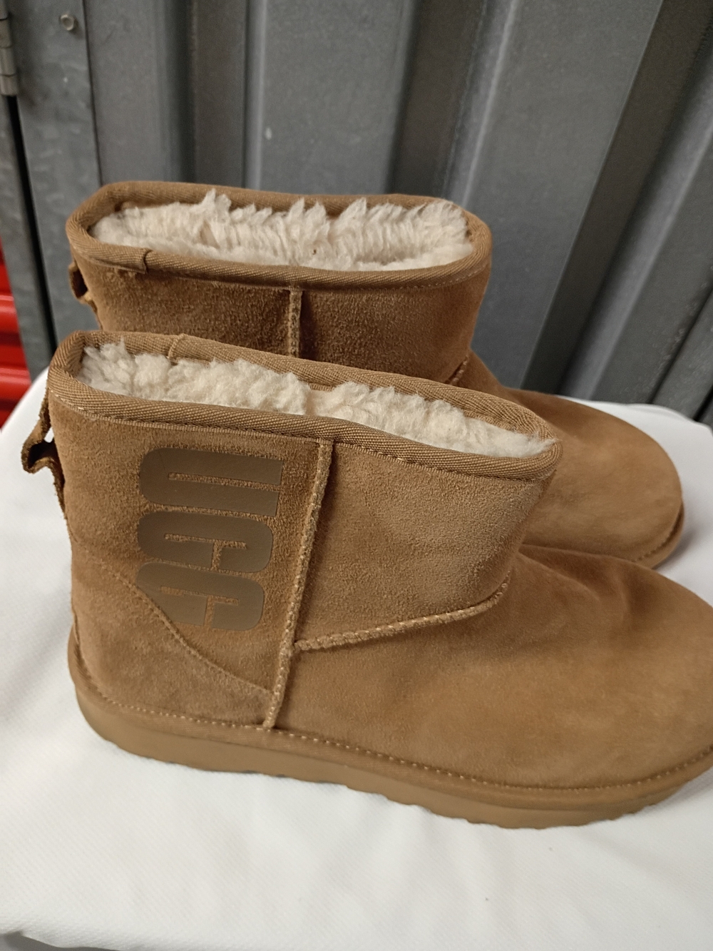 UGG Short Chestnut Tan Suede Shearling Lined Boots